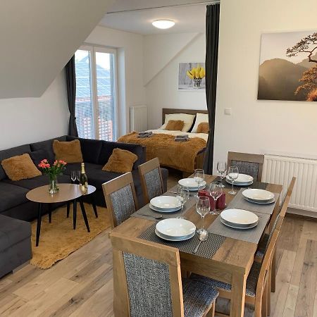 Cozy 2-Bedroom Vacation Apartment With Entire Top Floor Gaj  Esterno foto