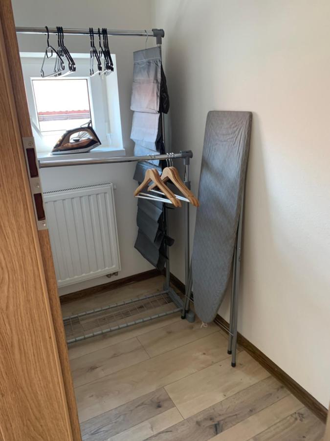 Cozy 2-Bedroom Vacation Apartment With Entire Top Floor Gaj  Esterno foto