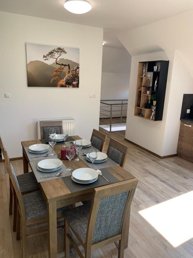 Cozy 2-Bedroom Vacation Apartment With Entire Top Floor Gaj  Esterno foto