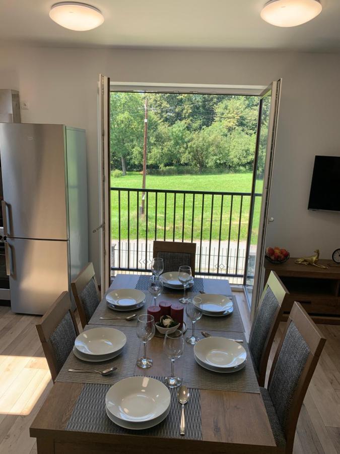 Cozy 2-Bedroom Vacation Apartment With Entire Top Floor Gaj  Esterno foto