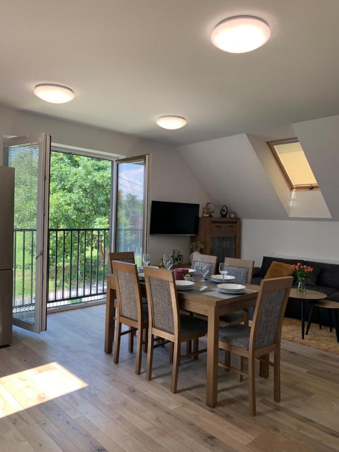 Cozy 2-Bedroom Vacation Apartment With Entire Top Floor Gaj  Esterno foto